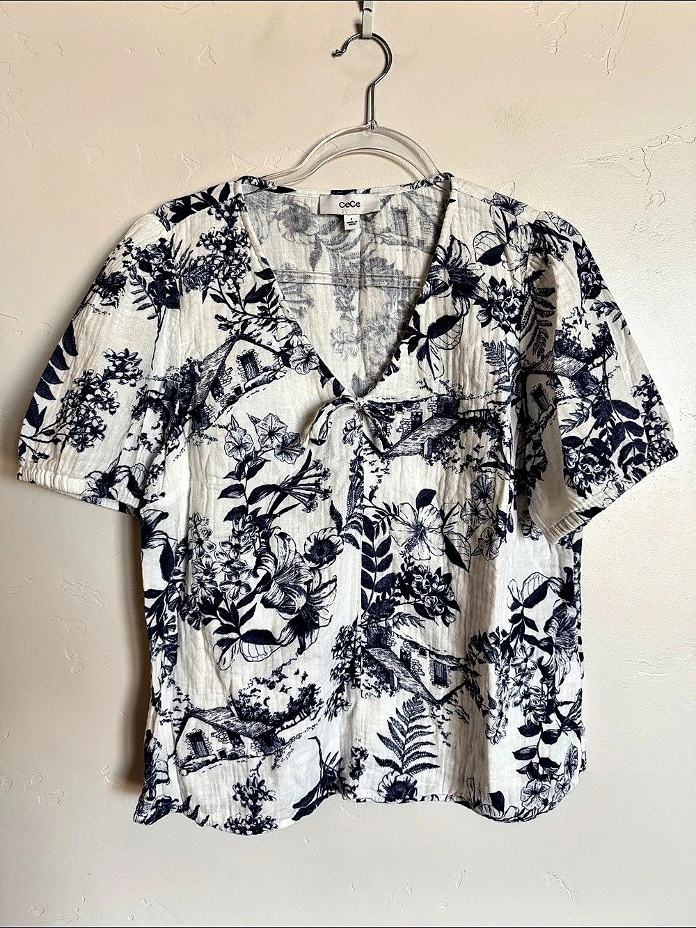 CeCe Floral Cotton Blouse in White & Blue Like New
